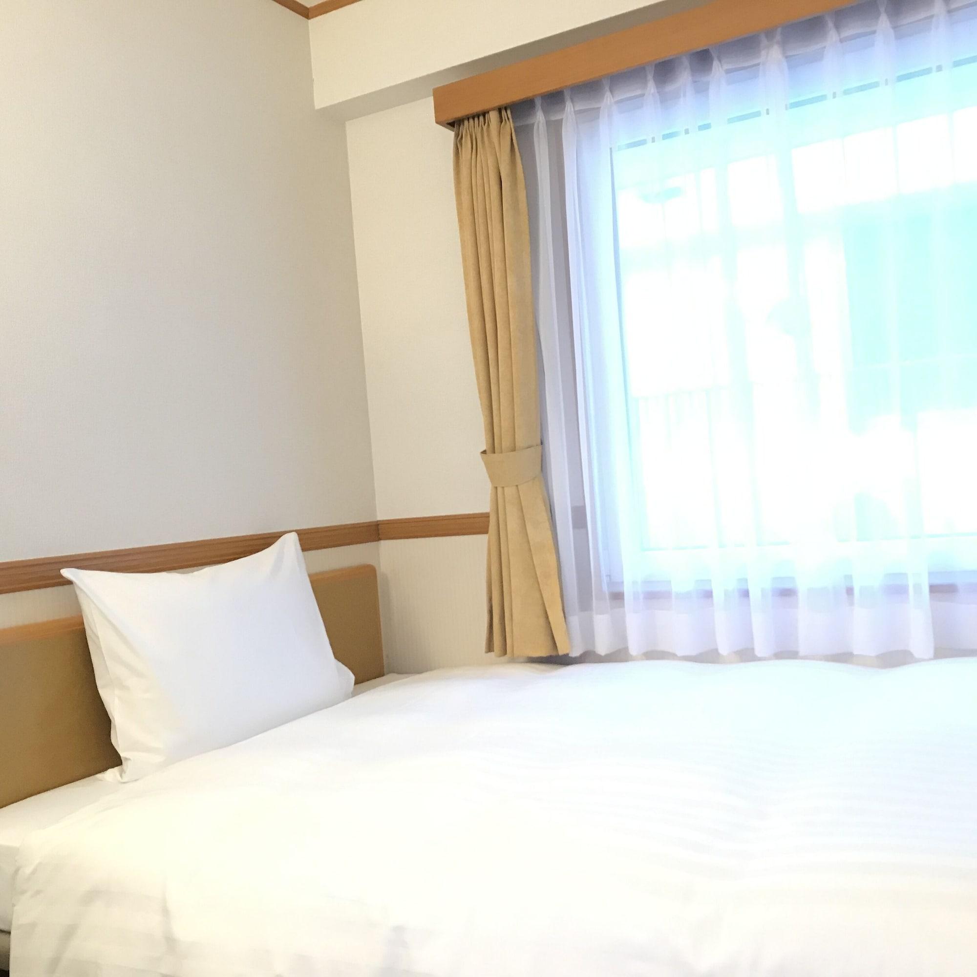 Toyoko Inn Yokohama Tsurumi Eki Higashi Guchi Экстерьер фото