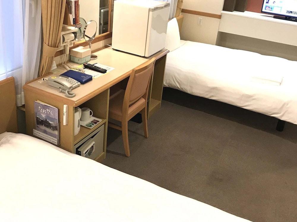 Toyoko Inn Yokohama Tsurumi Eki Higashi Guchi Экстерьер фото